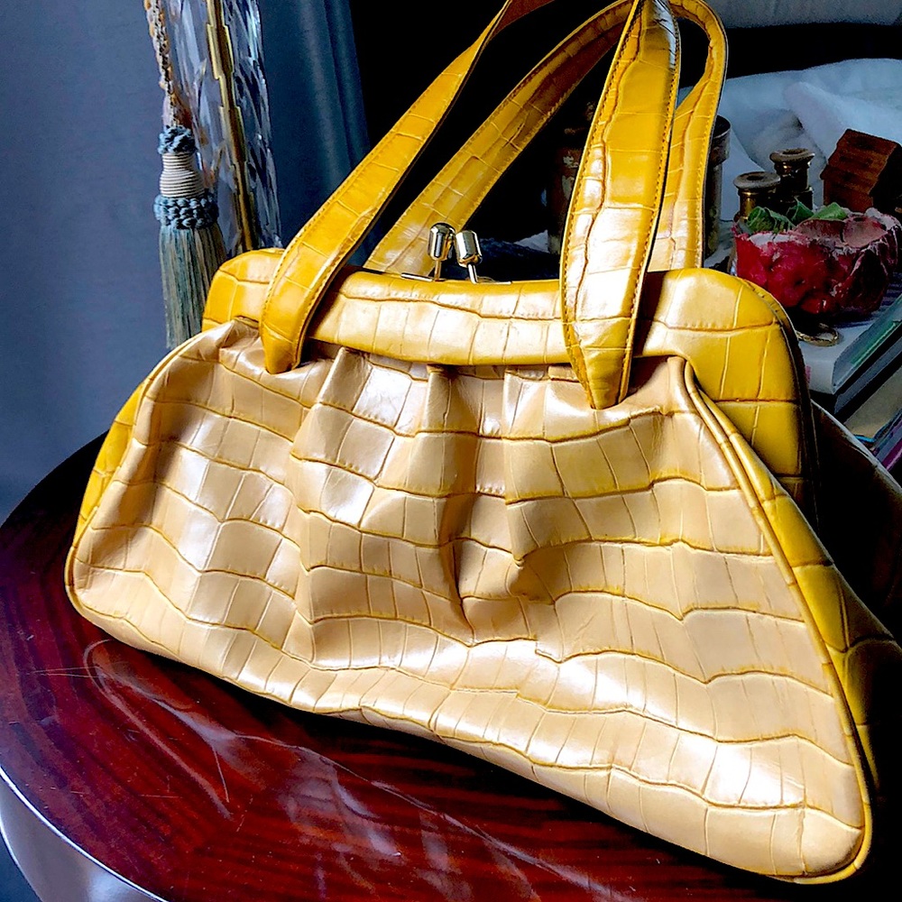 Banana Republic two-toned goldenrod color leather handbag